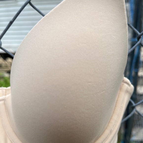 SKIMS fit everybody T-shirt bra - Picture 7 of 12